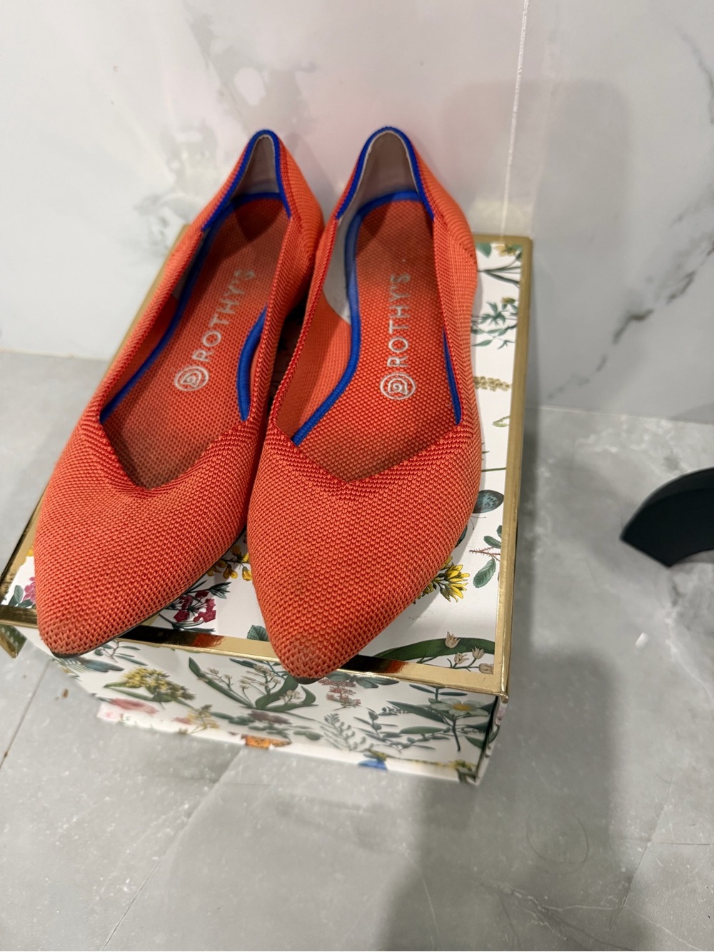 Rothy's Pointed Knit Flats in Bright Orange with Blue Trim size 9 - Picture 4 of 4